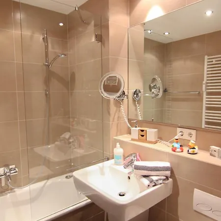 아파트 Kaept N Drake